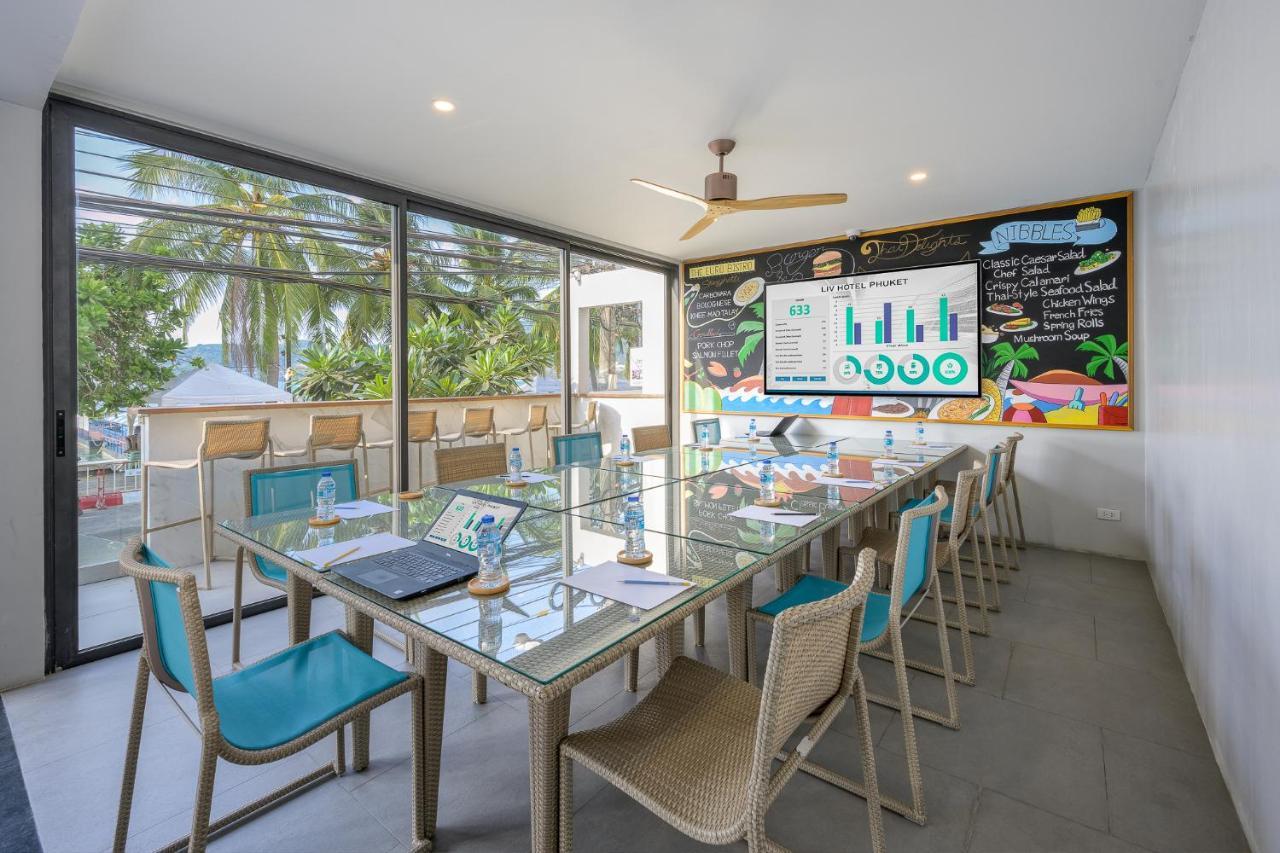 Liv Hotel Phuket Patong Beachfront Bagian luar foto