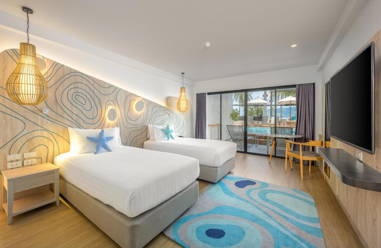 Liv Hotel Phuket Patong Beachfront Bagian luar foto