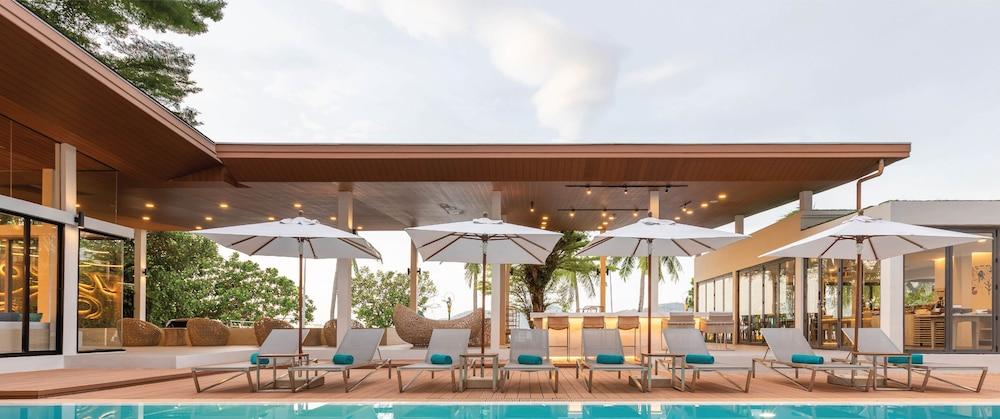 Liv Hotel Phuket Patong Beachfront Bagian luar foto