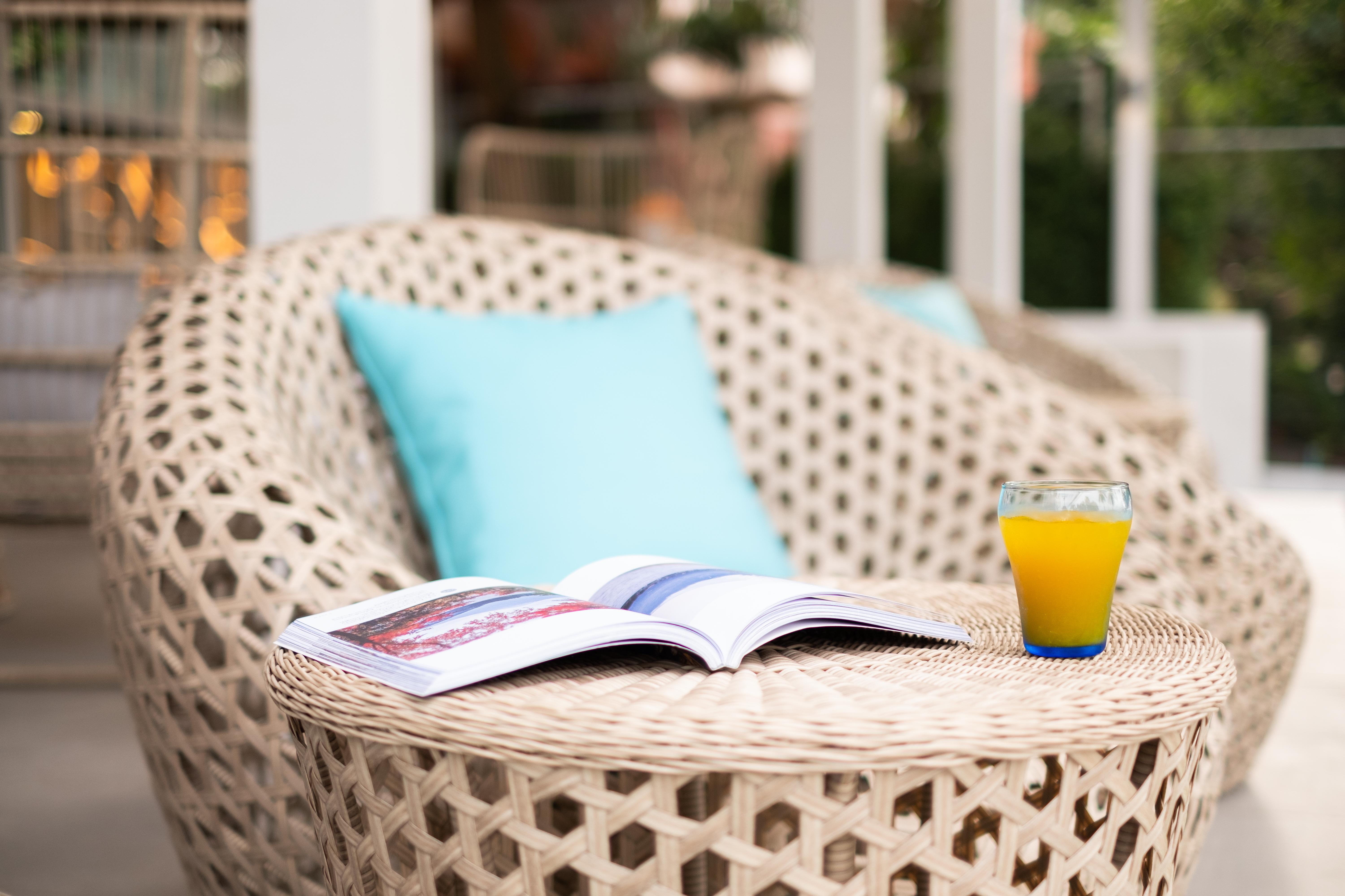 Liv Hotel Phuket Patong Beachfront Bagian luar foto