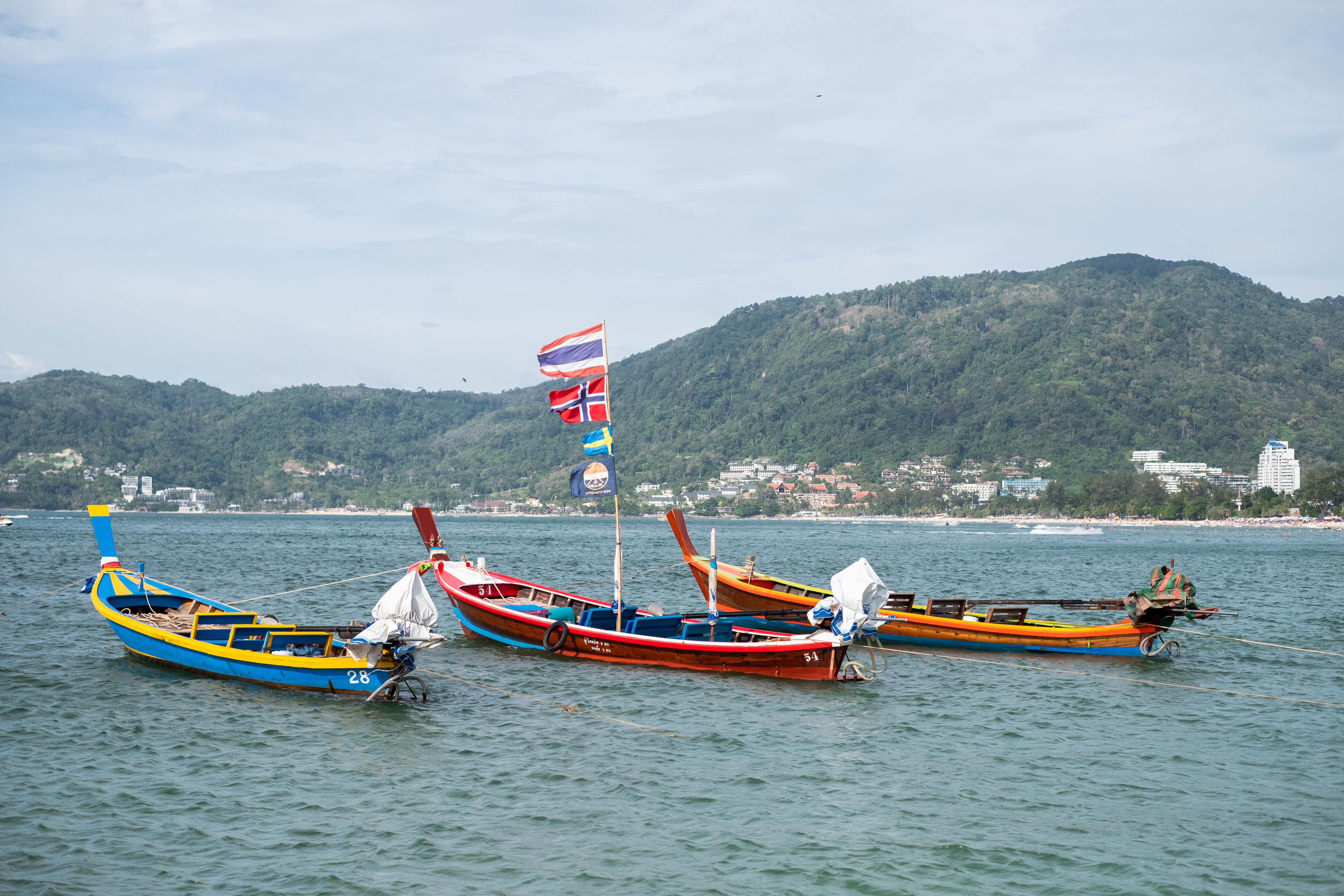 Liv Hotel Phuket Patong Beachfront Bagian luar foto