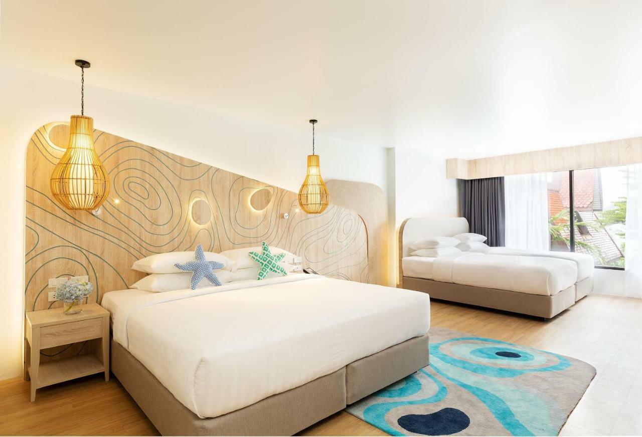 Liv Hotel Phuket Patong Beachfront Bagian luar foto